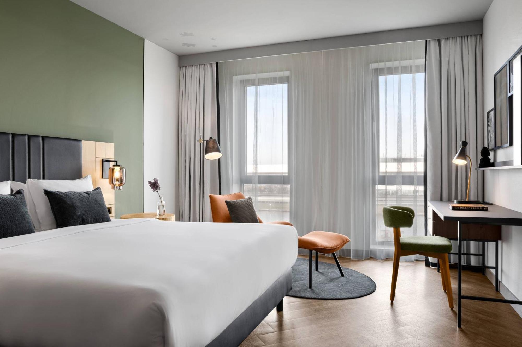 Renaissance Amsterdam Schiphol Airport Hotel Amsterdam Airport Schiphol Bagian luar foto